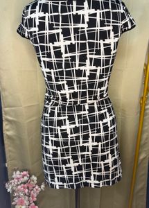 Chic Black &amp; White Patterned Dress
