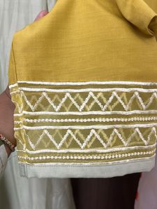 sangaria new Elegant Kurta Set with size L Dupatta