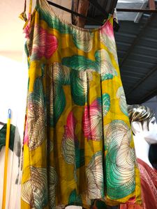 Abstract Print Sleeveless short kurti