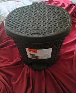 Jaypee Plus Brand Brown Dustbin