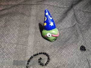 Frog desk buddy ring holder