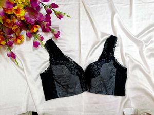 🇳🇿💫🎀Elegant Lace Trimmed Bra