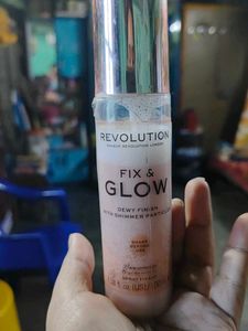 Revolution Fix &amp; Glow Spray