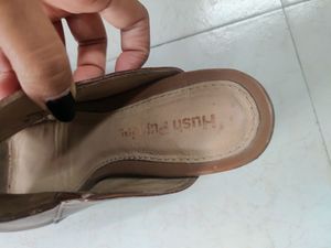 Brand- Hush puppies