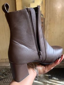 Chic Brown Block Heel Ankle Boots