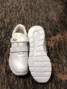 men sports shoes