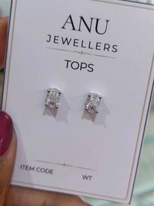 92.5 Elegant Stud Earrings
