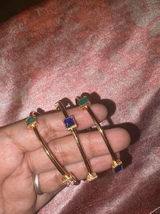 Gold Tone Bangle Set