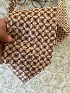 Tie