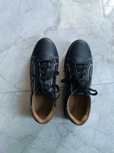 Stylish Black Leather Sneakers