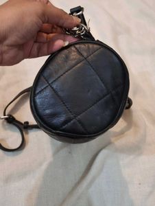 Stylish Black Barrel Handbag