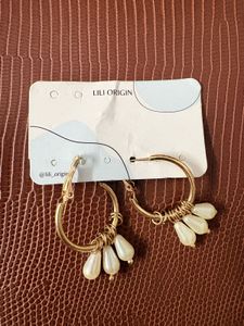 LILI ORIGIN Gold Pearl Hoop Earrings