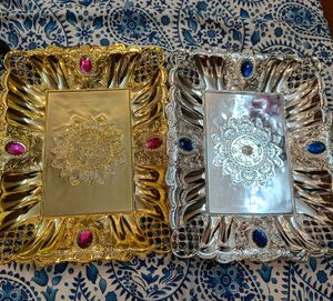 3 Plastic Trays + Freebie