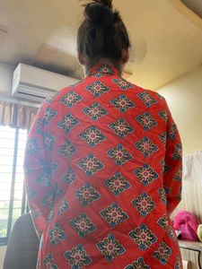 Shirt Top: Global Desi. Medium, Large