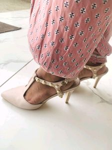 Pink dressberry heels