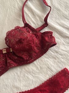 Lace Bra and Panty Set