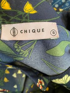 Chique Shirt Top Size S
