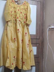 Elegant Yellow Embroidered Kurta