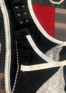 Black with White Gatter
