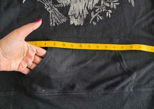 Black Crew Neck Sweatshirt