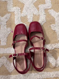 Chic Burgundy Block Heel Slingbacks