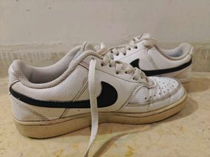 Nike White Court Vison