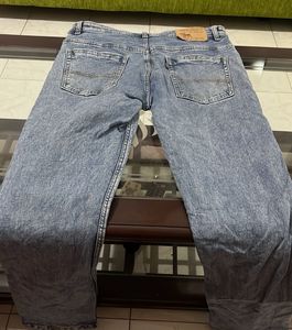 Light Wash Denim Jeans (size 32)
