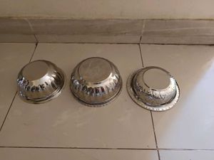 Unused Set of 3 Stainless Steel Bowls