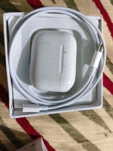 Apple AirPods Pro Charging Case & Cable