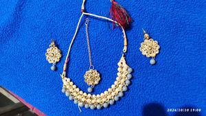 NEW grey necklace set (necklace+earrings+mang