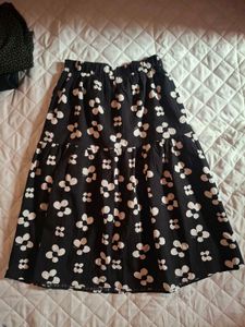 Chic Black Floral Tiered Maxi Skirt