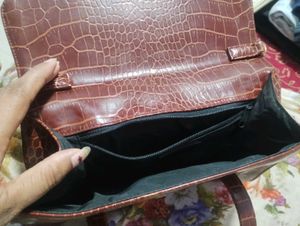 Stylish Croc-Embossed Handbag