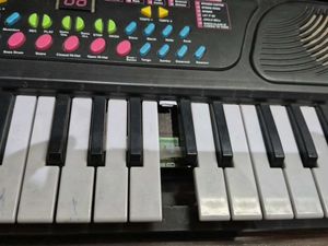 Battery Operated Keyboard - Kids Toy