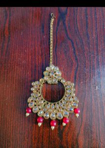 Earings and mangtika Jewellery Set