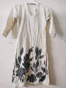 Elegant White Kurta with Black Floral Print