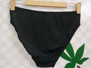 1300)Black Lace Detail Panties
