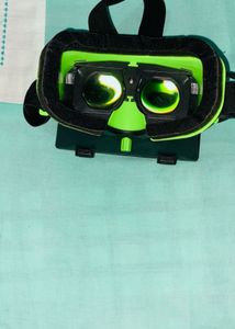 VR Headset - Black and Green