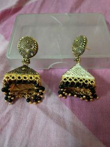 🎁New Black N White Triangle Jhumki