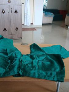 Elegant Green &amp; Grey Saree with blouse