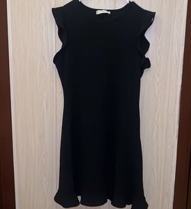 Chic Black Mini Dress with Ruffle Sleeves