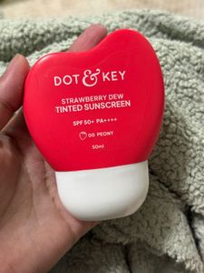 Dot &amp; Key Strawberry Dew Tinted Sunscreen