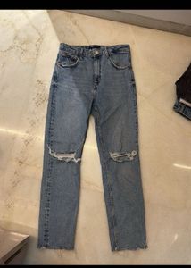Light Wash Ripped Jeans
