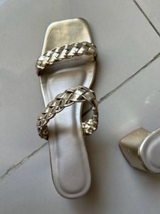 Rindas Gold Block Heels