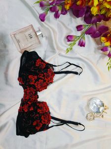 🇳🇿💫🎀Elegant Black &amp; Red Floral Lace Bra