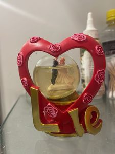 Love Show Piece