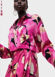 Bold Floral Print Cropped Shirt