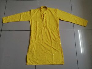 Elegant Yellow Kurta with Chikankari Embroidery