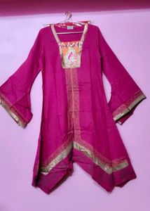 Ranipink Kurta with Intricate Neckline💕