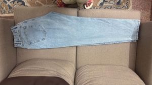 Light Wash High Rise Denim Jeans ( mom fit)