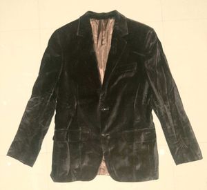 🤎 Velvet Coat – Own The Room Instantly